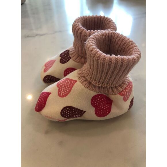 Cacharel Pink Heart Cotton Baby Slippers - Picture 3 of 8